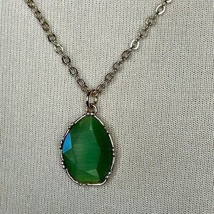 NWT 14th & Union Green Emerald Color Jewel Dangle Pendant Necklace Gold Tone